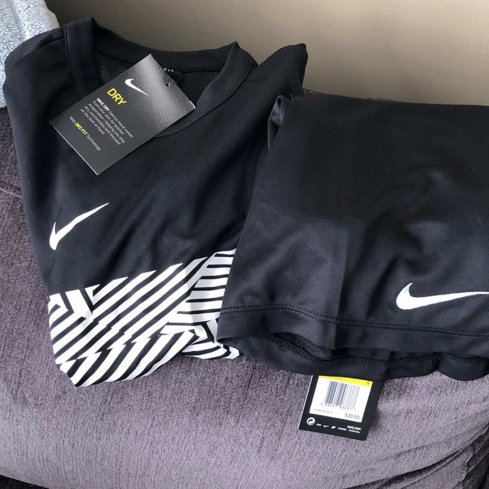 NWT boys Nike outfit